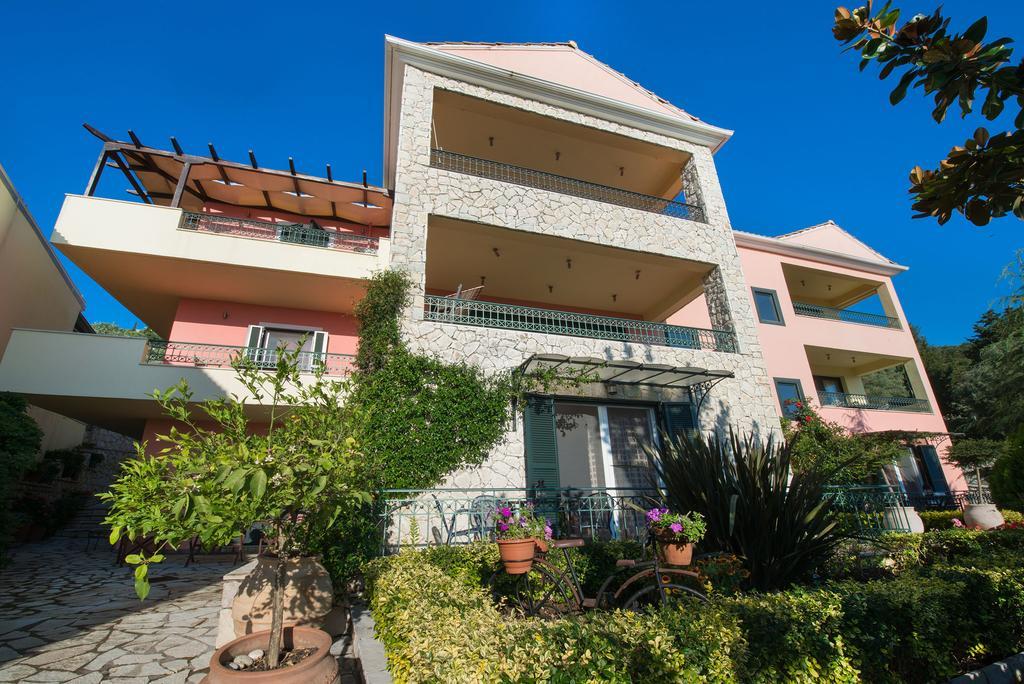 Pirofani Villa Apartments Apolpaina Exterior foto